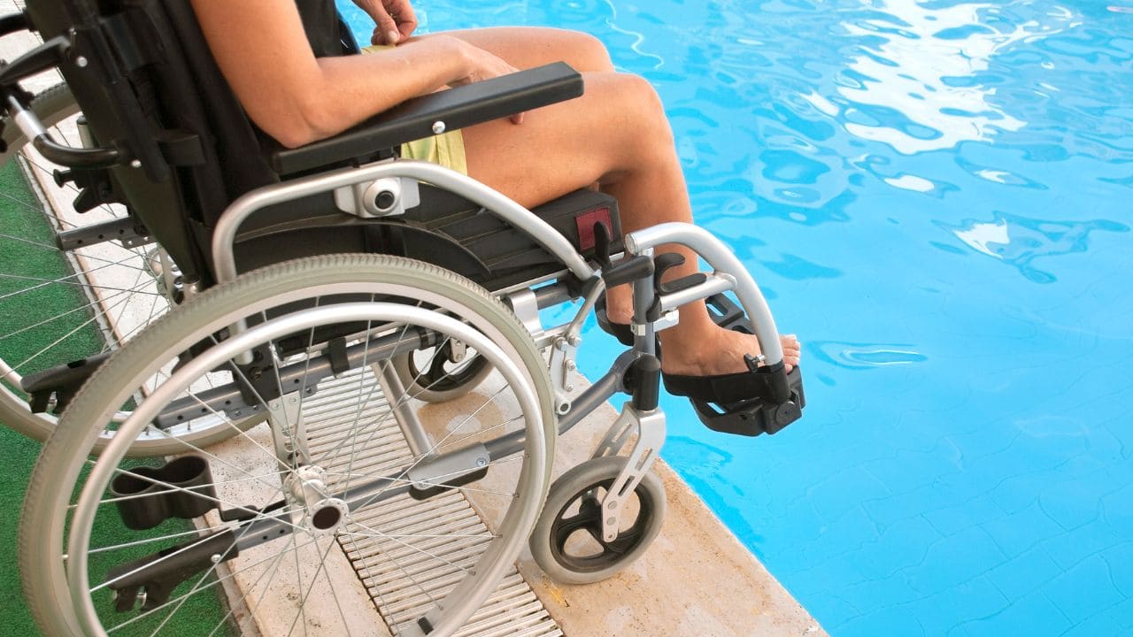 Piscina pública accesible.