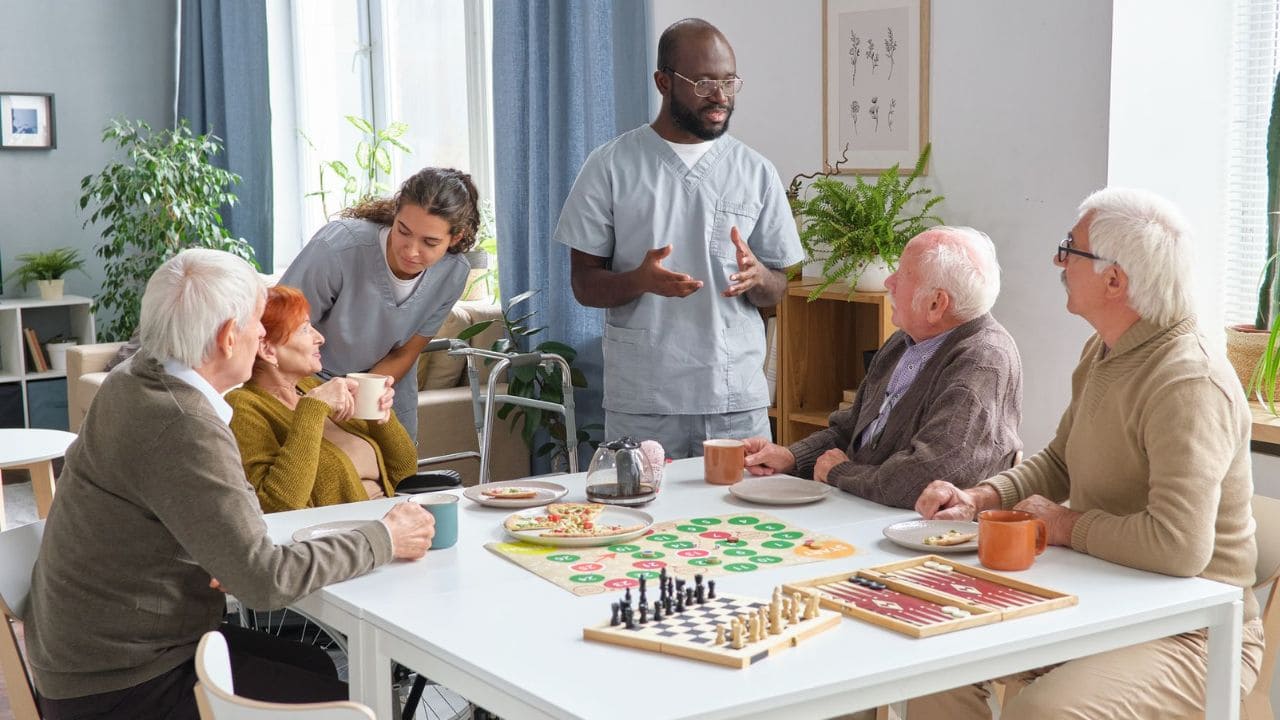 Vecinos con Alzheimer en 'Village Landais Alzheimer-Henri Emmanuelli'