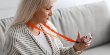 La Junta de Andalucía advierte estafas que suplantan la identidad del Servicio Andaluz de Teleasistencia dependencia