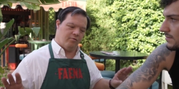 Manuel Escribano defiende a un camarero con síndrome de Down en 'Gente Maravillosa'