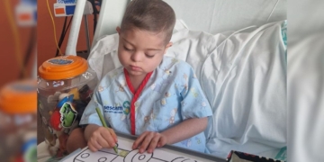 Súper Huguete, pequeño con síndrome de Down y leucemia infantil