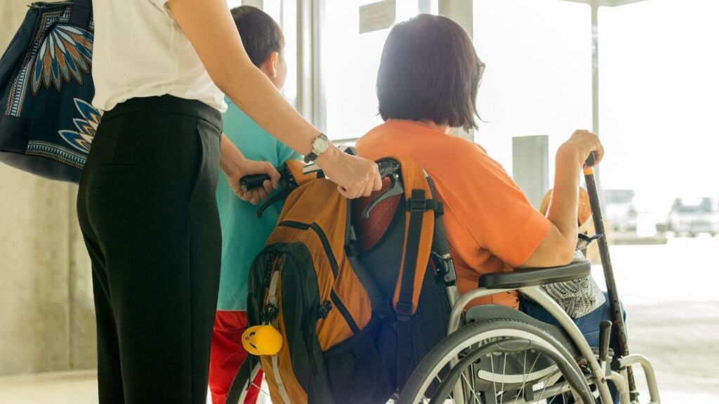 Denuncian una discriminación hacia personas con movilidad reducida en el aeropuerto de San Sebastián