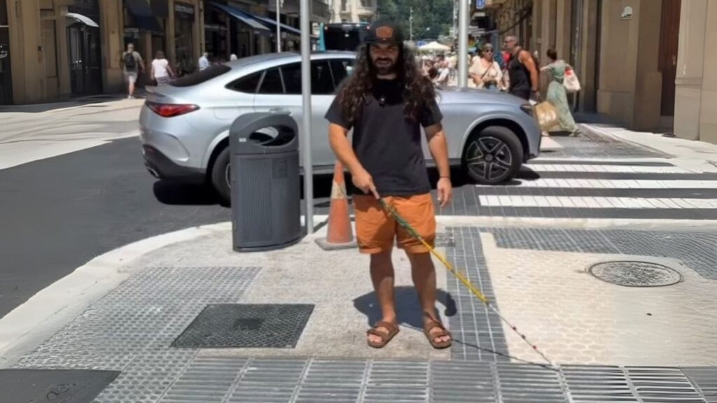 Anthony S. Ferraro, influencer ciego, destaca la accesibilidad de San Sebastián: «No podía creerlo»