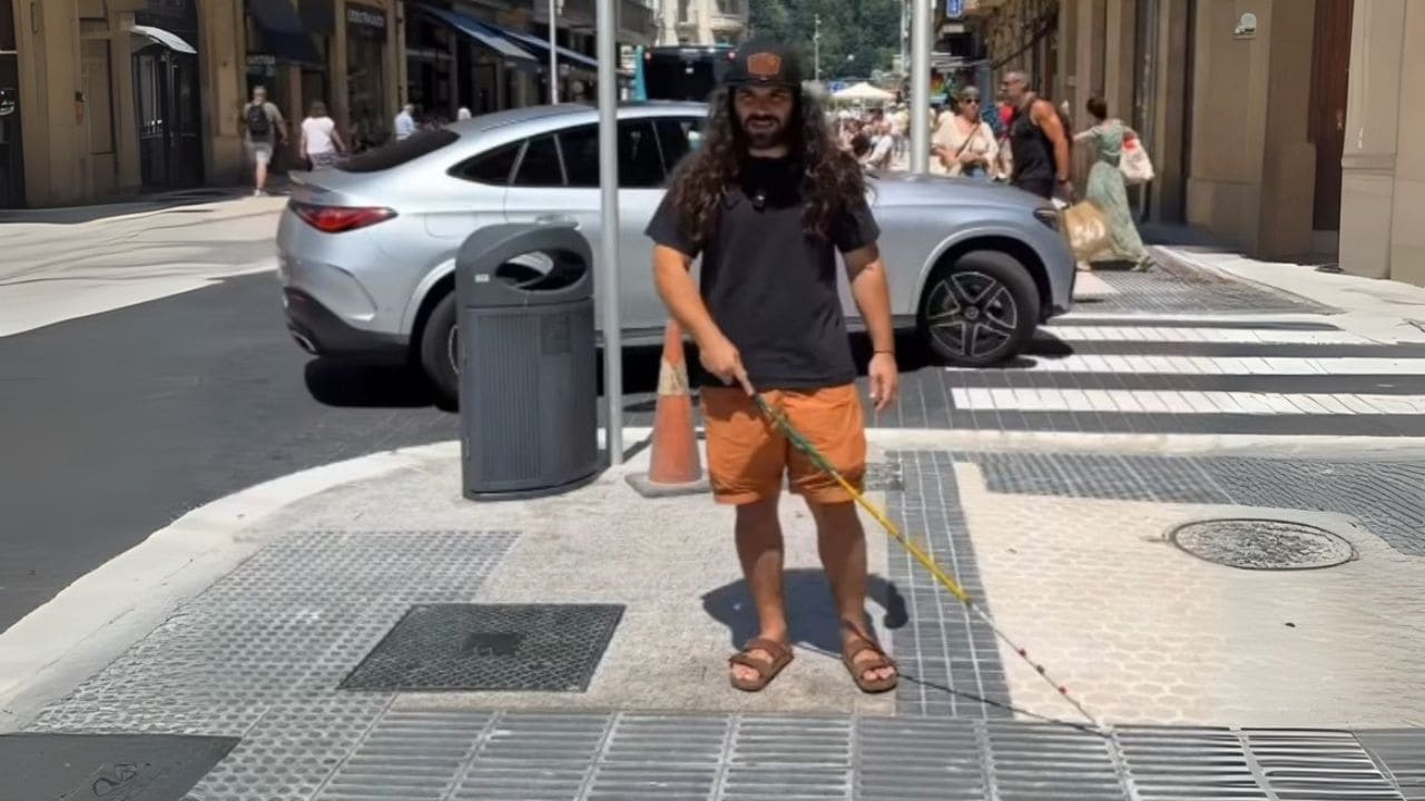 Anthony S. Ferraro, influencer ciego, destaca la accesibilidad de San Sebastián: «No podía creerlo»