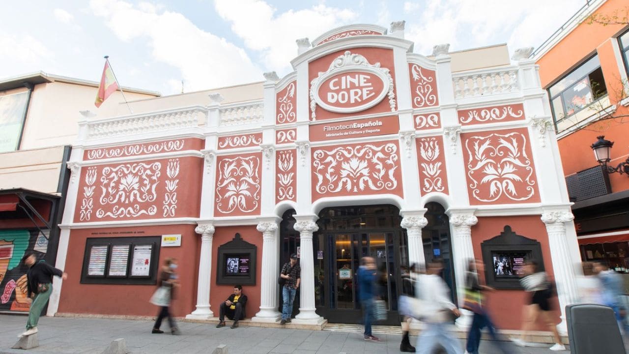 El Cine Doré, en Madrid, será accesible para las personas con discapacidad