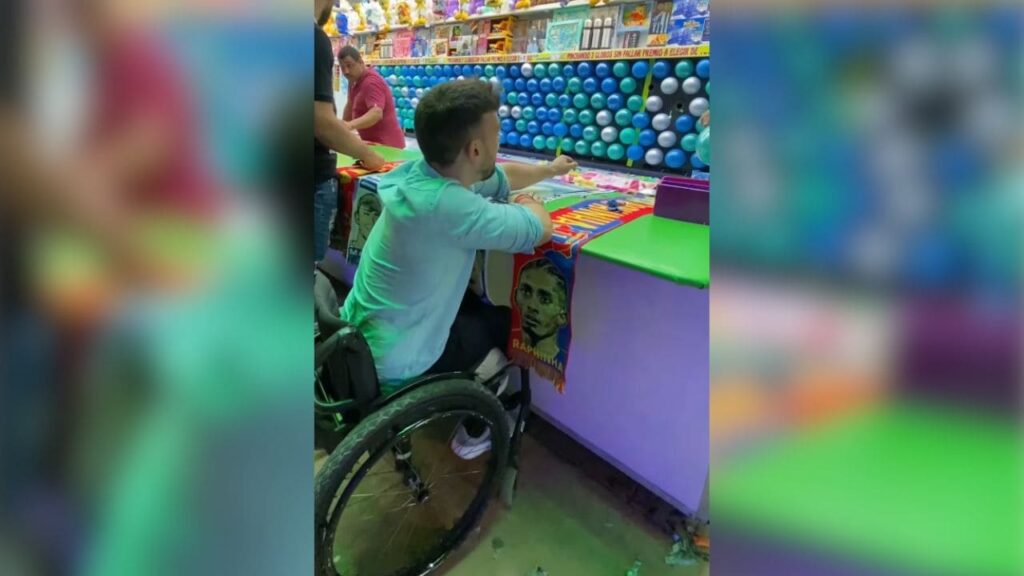 Luippi, influencer con discapacidad, expone los problemas de accesibilidad en la Feria de Almería