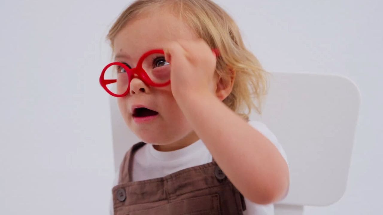 Gafas diseñadas para niños con síndrome de Down