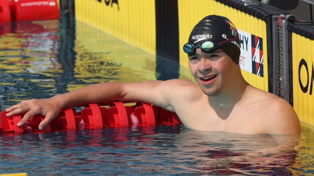 La piscina del Centro de Tecnificación de Cáceres llevará el nombre de Guillermo Gracia, nadador con síndrome de Down