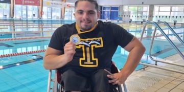 Luis Troughton, nadador con discapacidad
