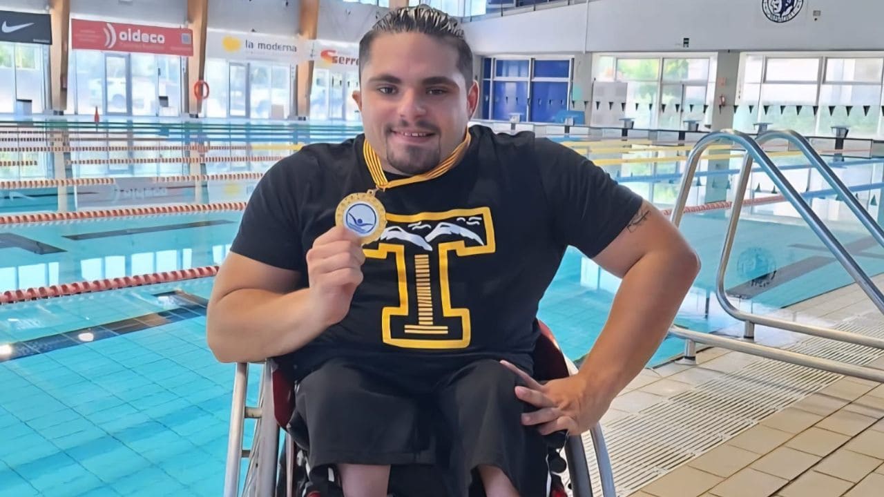 Luis Troughton, nadador con discapacidad