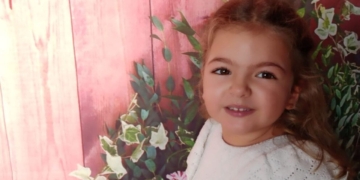 Mar, pequeña con AME tipo 1 Ley ELA