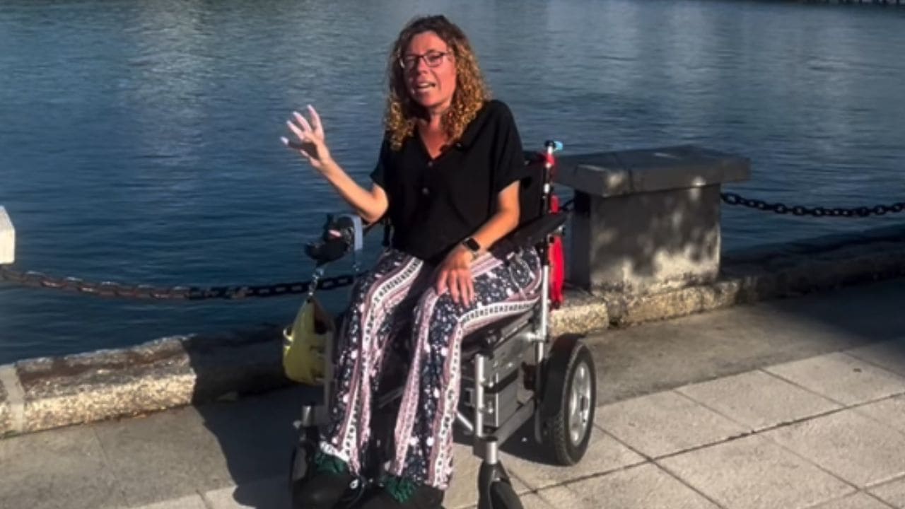 La influencer Montse Font muestra los problemas de accesibilidad que ha encontrado durante sus vacaciones en Galicia