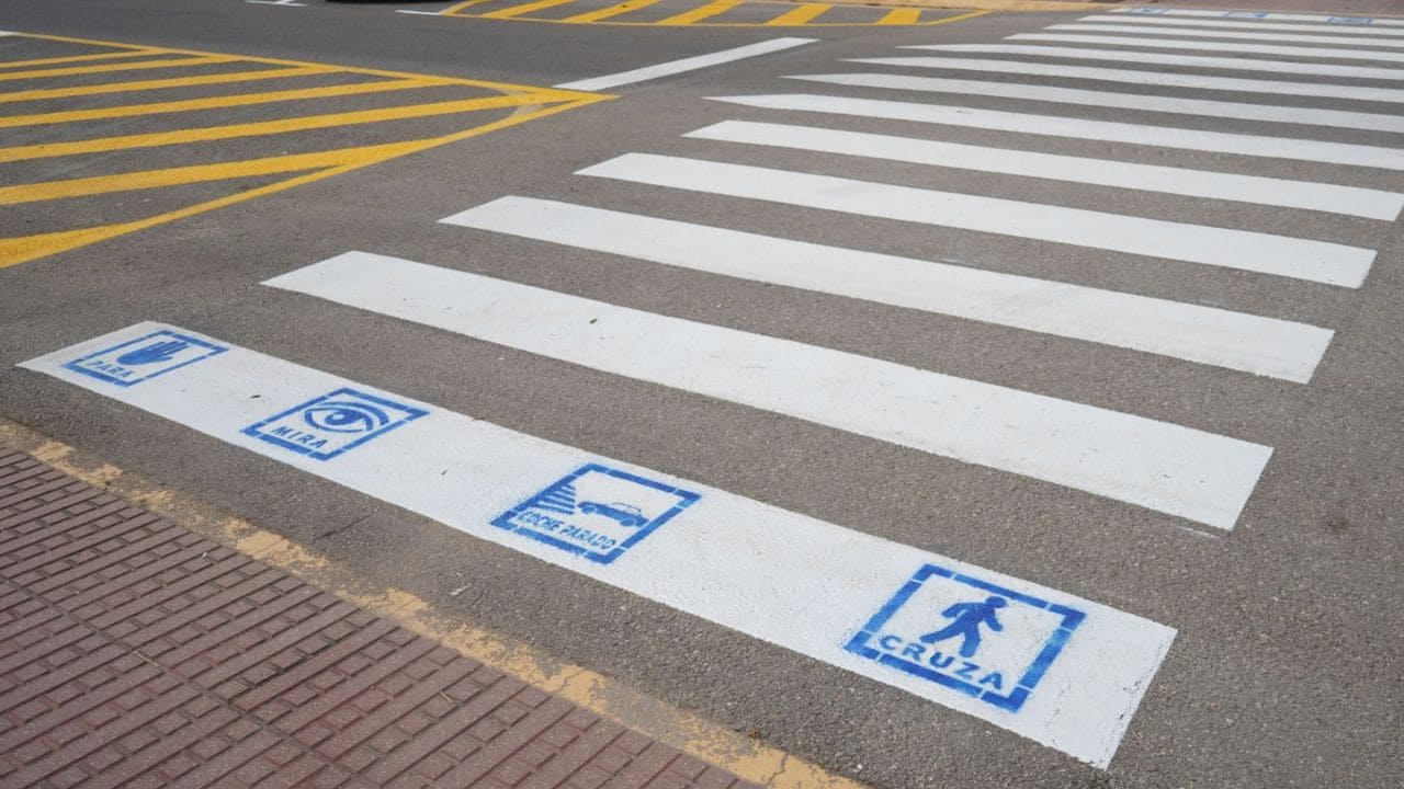 Paso de peatones adaptados para promover la inclusión