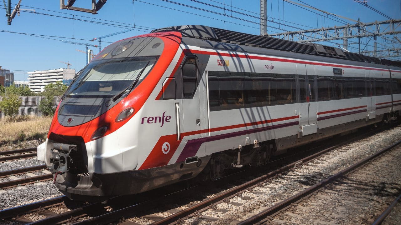 Mejoras de accesibilidad para personas con discapacidad auditiva en las estaciones de Cercanías de la Comunidad de Madrid