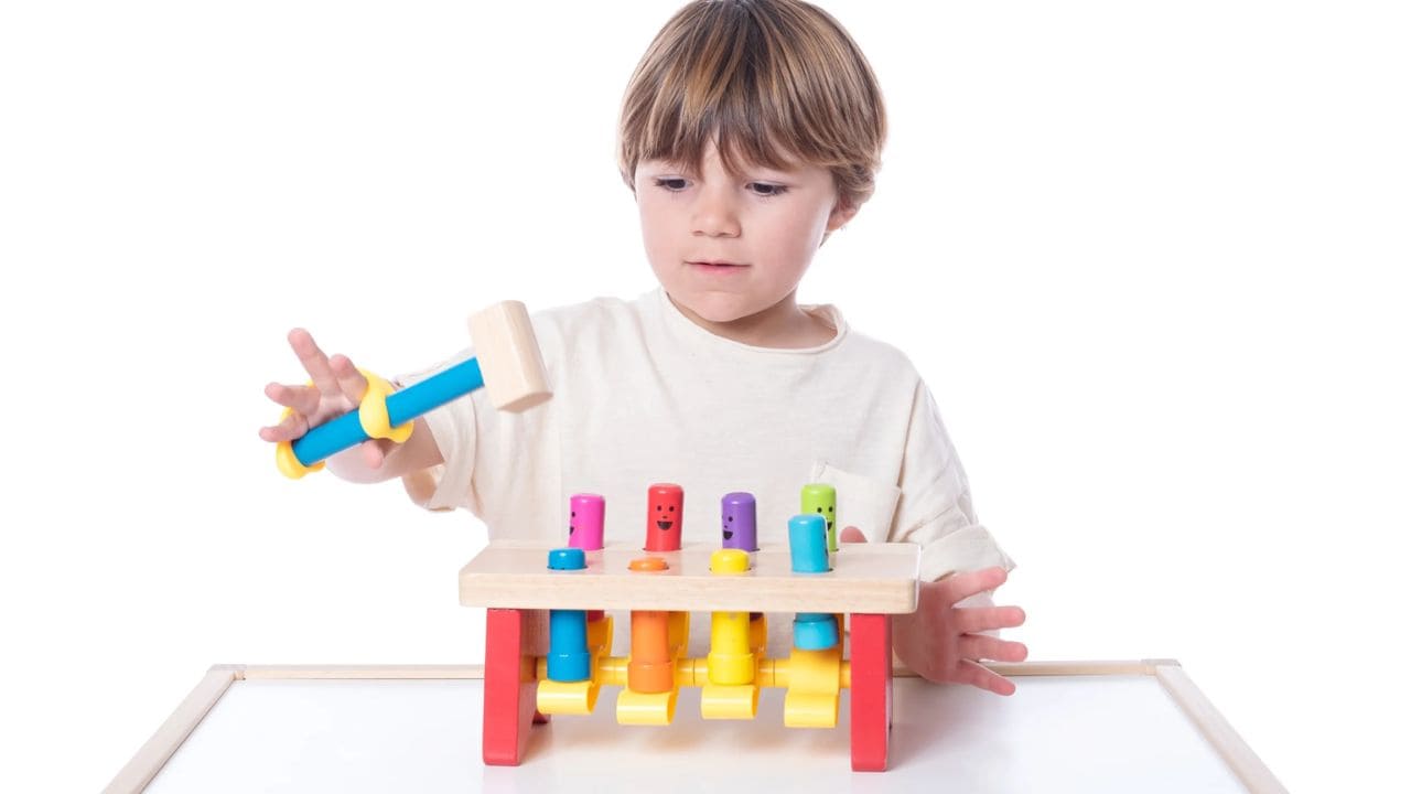 'Aidbones', herramienta para facilitar el agarre en las manos a personas con discapacidad