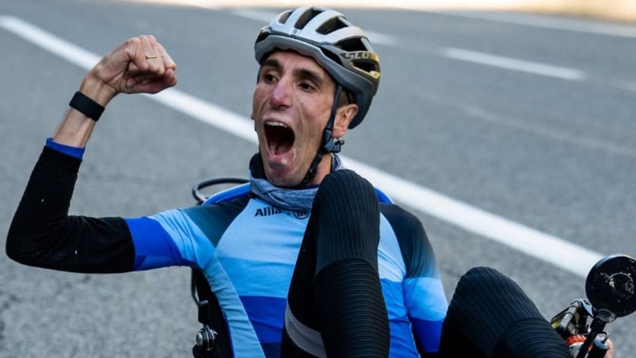 Álex Roca, deportista con parálisis cerebral, consigue subir los 5 puertos más duros del Tour de Francia