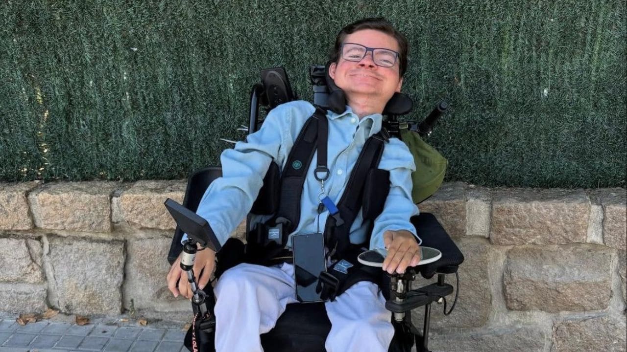 Andrés Marcio, joven con laminopatía congénita: «La enfermedad es como un mercadillo porque tenemos de todo»