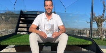 Antonio Manuel Cáceres, con su libro 'Normal o como tú' en Loja discapacidad