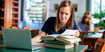 Ayudas de la Fundación ONCE para opositores con discapacidad