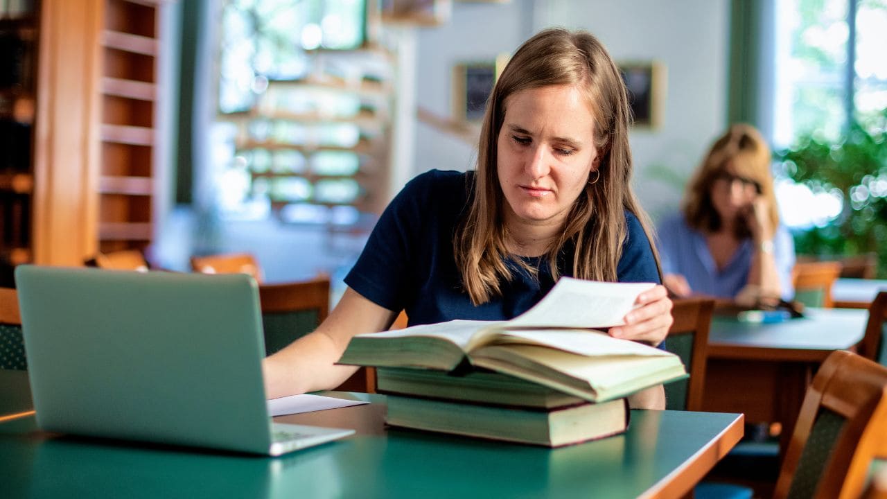 Ayudas de la Fundación ONCE para opositores con discapacidad