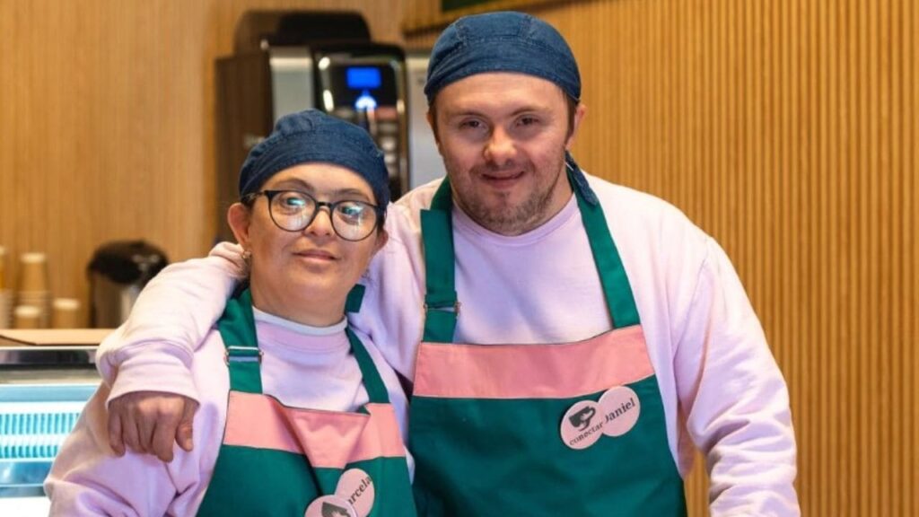 ‘Conectar’, la cafetería en la que trabajan personas con síndrome de Down y con discapacidad intelectual