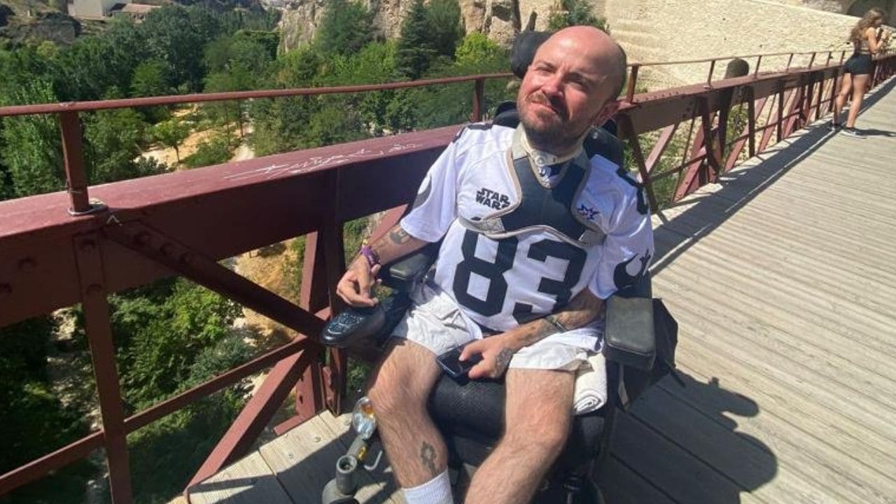 Álvaro, joven con Distrofia Muscular de Duchenne Ley ELA