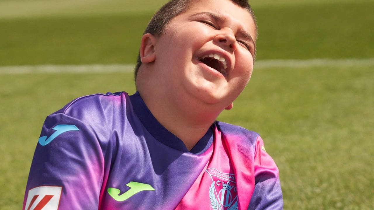 El CD Leganés pide ayuda para Uriel, un pequeño aficionado: necesita una silla de ruedas especial