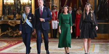 El saludo en lengua de signos de la Reina Letizia en el Día de la Hispanidad: "Orgullo de comunidad"