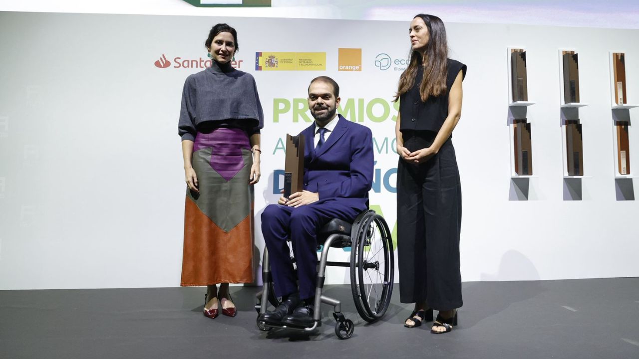 Francisco Zuasti recoge el Premio Autónomo del Año 2025 a Tododisca