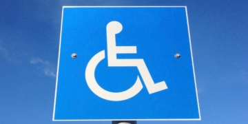 Laura Sánchez, madre de una niña con parálisis cerebral, denuncia el mal uso de las plazas PMR