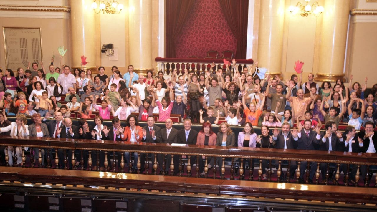 La aprobación de la Ley 27/2007 hace 18 años en el Congreso