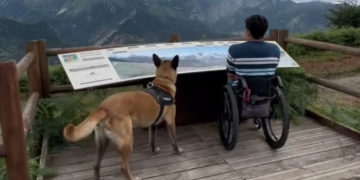 Pablo Tovar muestra un sendero totalmente accesible en plena naturaleza