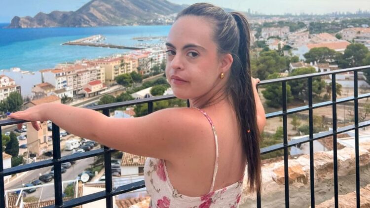 Patricia Fuentes, influencer de moda con síndrome de Down./ Instagram