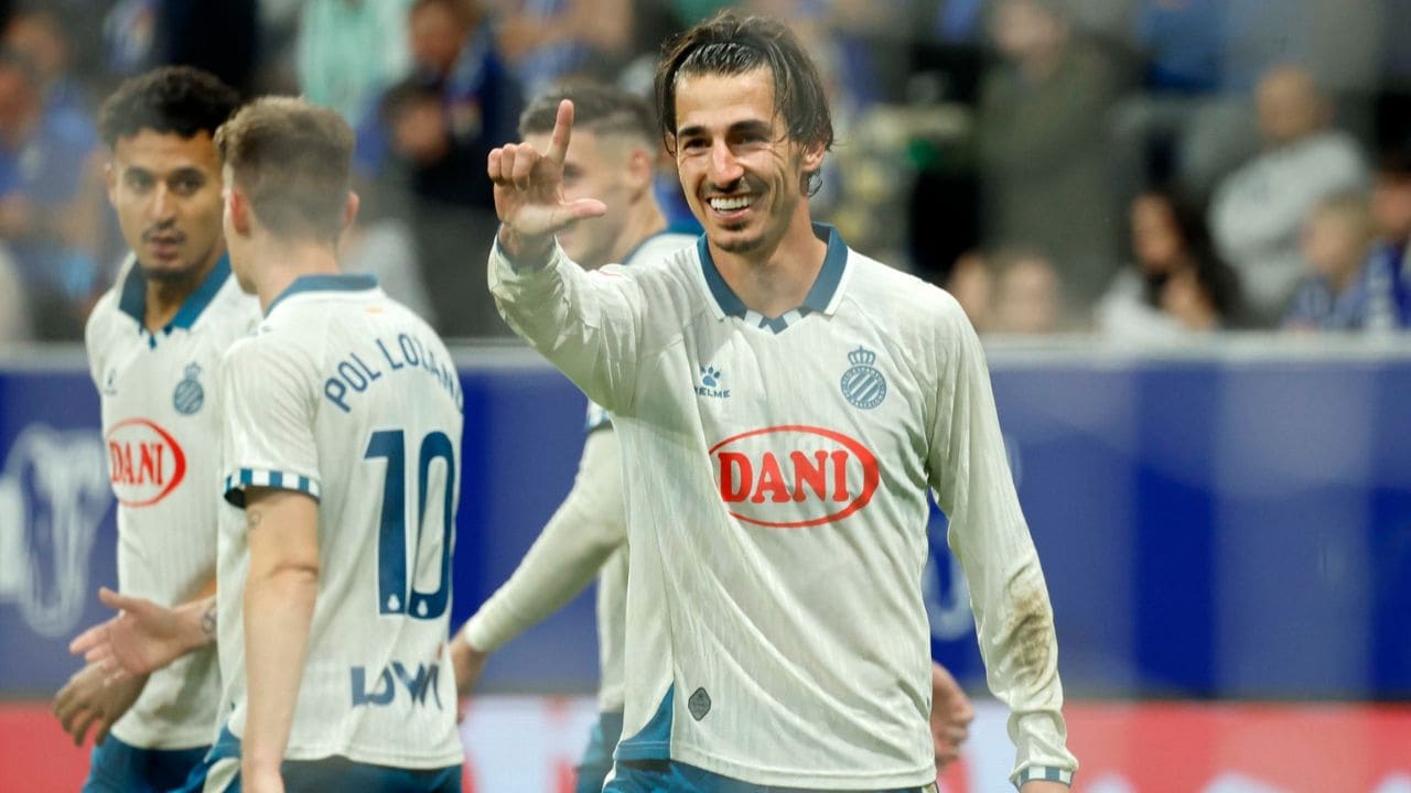 Pere Milla, futbolista del RCD Espanyol, dedica un gol a los enfermos de ELA