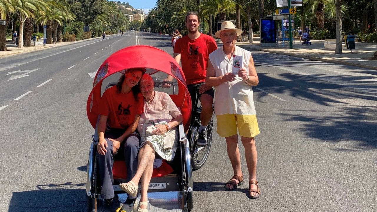 'Yayacleta' para pasear a personas mayores y personas con movilidad reducida