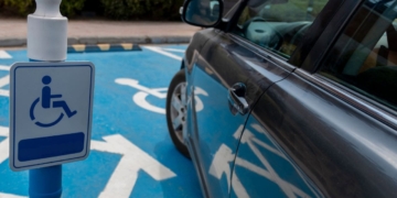 Aparcar en plaza PMR sin acreditación