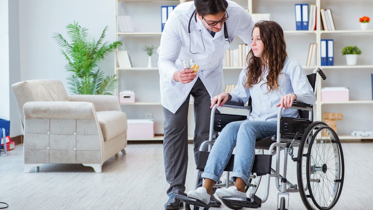 Qué condiciones se deben cumplir para obtener una discapacidad igual o superior al 65%