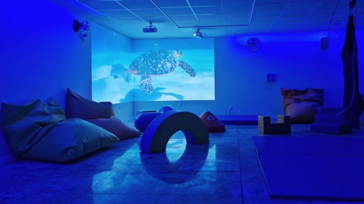 Sala sensorial para personas con autismo en el aeropuerto de Alicante