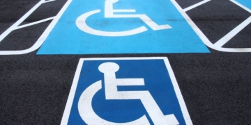 Aumento de la sanción por aparcar en plazas PMR