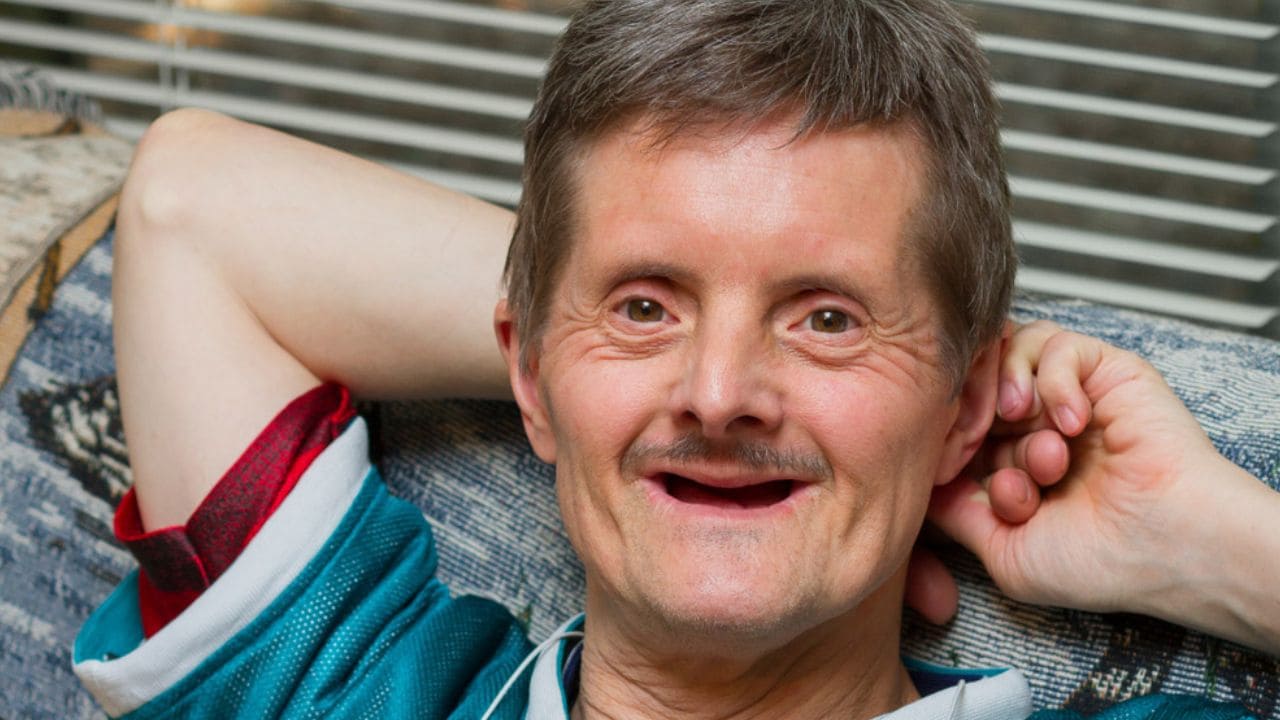 Guía sobre envejecimiento y vida adulta para personas con síndrome de Down