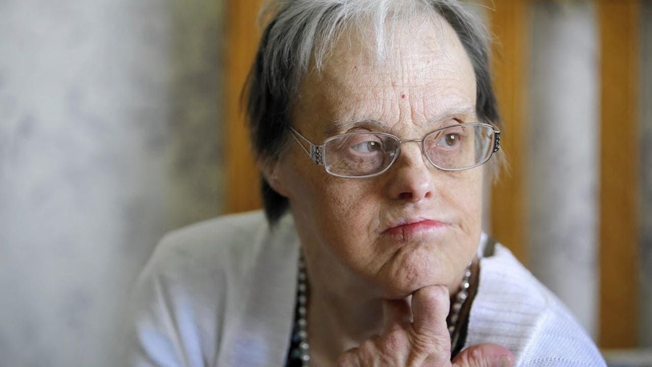 Guía sobre envejecimiento y vida adulta para personas con síndrome de Down