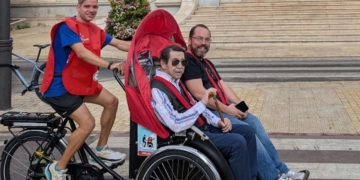 'Yayacleta' para pasear a personas mayores y personas con movilidad reducida