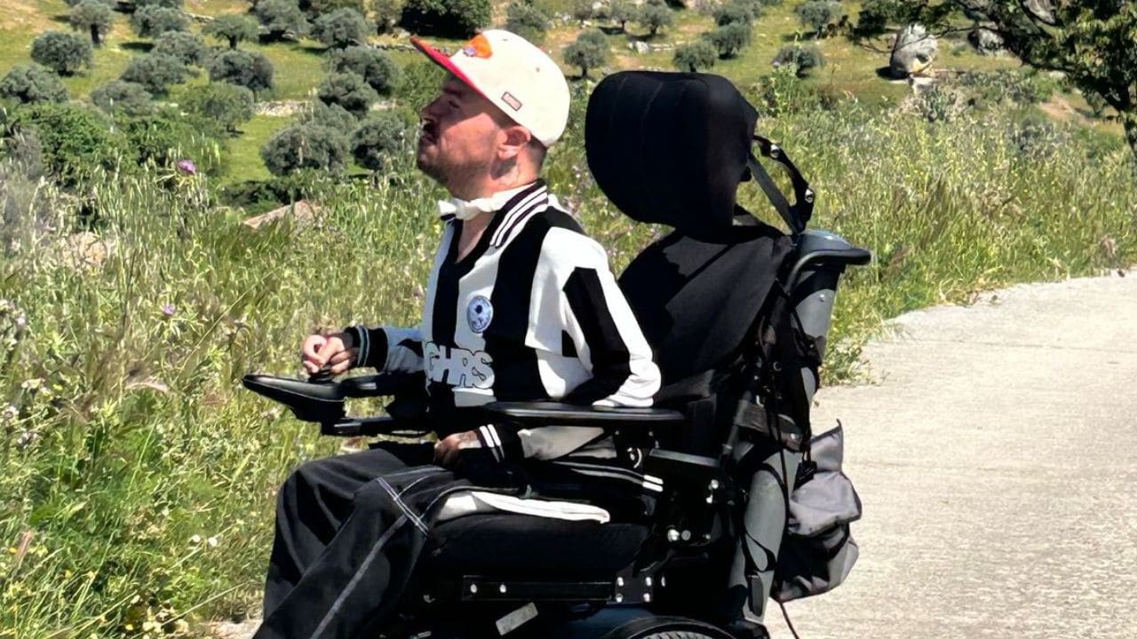 Álvaro, joven con Distrofia Muscular de Duchenne