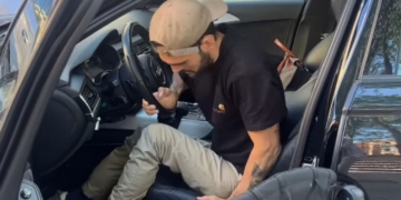 Ander Arteaga estalla contra los conductores incívicos que aparan en plazas PMR sin tarjeta acreditativa