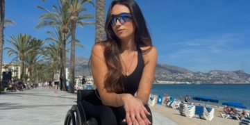 Andrea Pérez, joven con lesión medular silla de ruedas