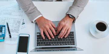 Incapacidad permanente absoluta a un trabajador informático tras sufrir un ictus