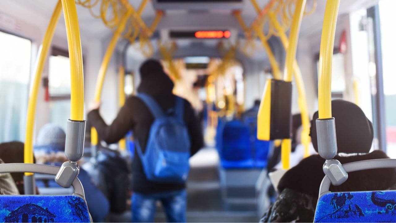 Incapacidad permanente total tras un accidente de autobús./ Licencia Adobe Stock