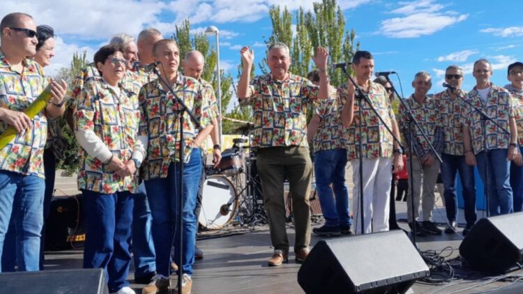 'Apuestos Opuestos', banda formada por jubilados con discapacidad