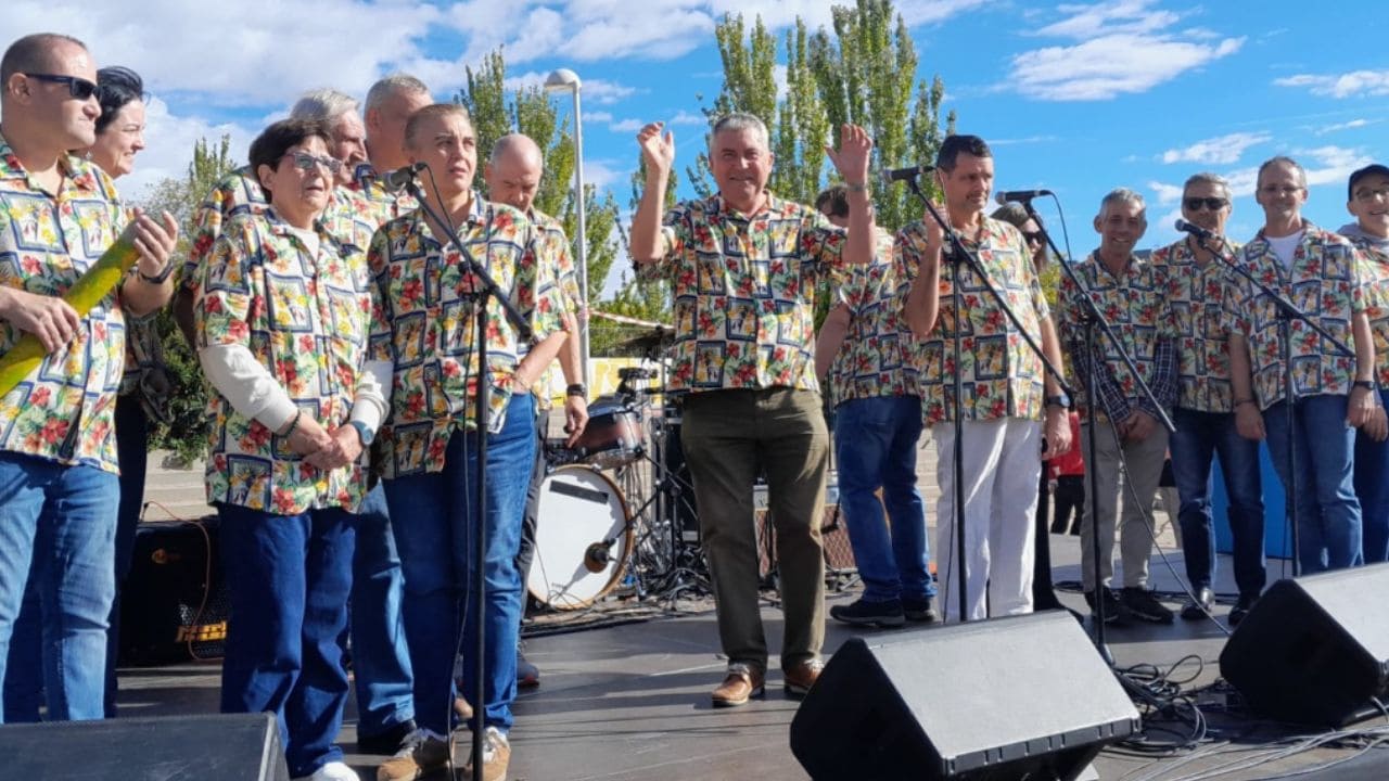 'Apuestos Opuestos', banda formada por jubilados con discapacidad