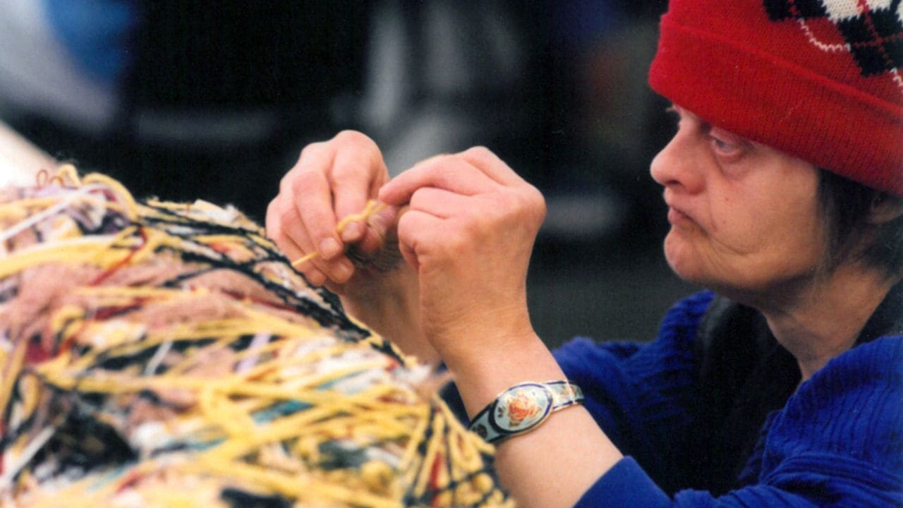 La huella de Judith Scott en el arte y en la discapacidad a través de la sordera y el síndrome de Down